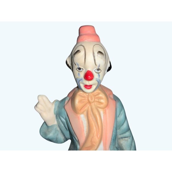 Vintage Armark Porcelain Clown Figurine Hand-Painted Finish 7.75 Inches - Picture 2 of 7
